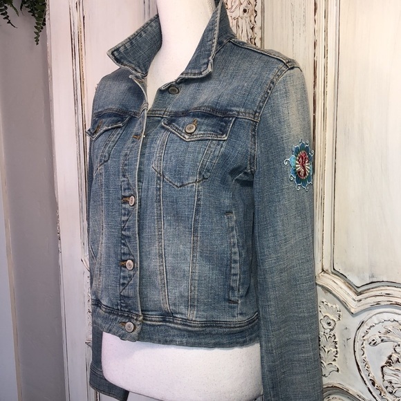 EUNINA Outerwear Medium Wash Embroidered Tiger Patches Jean Jacket Size S - Picture 3 of 12